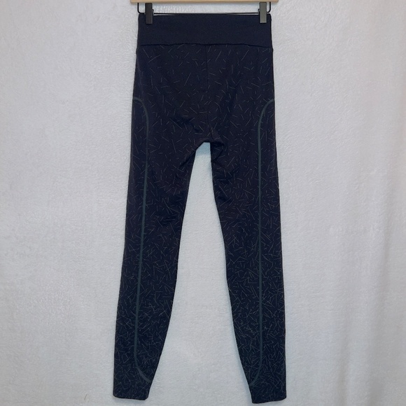 Decathlon Black Printed High Waisted Athletic Ankle Length Leggings size 28 - Picture 5 of 5